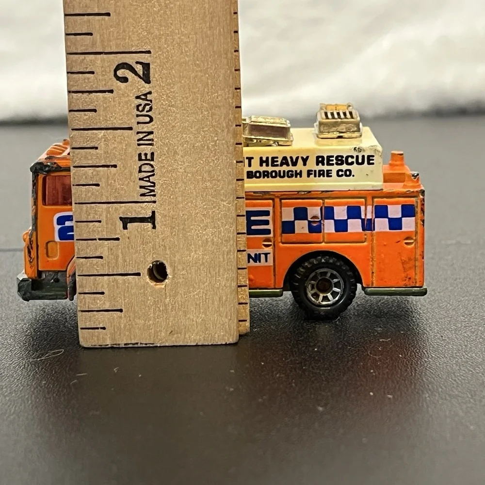 Vintage Matchbox Mack Auxiliary Power Truck 1991 1:84 Die-Cast Lights Move